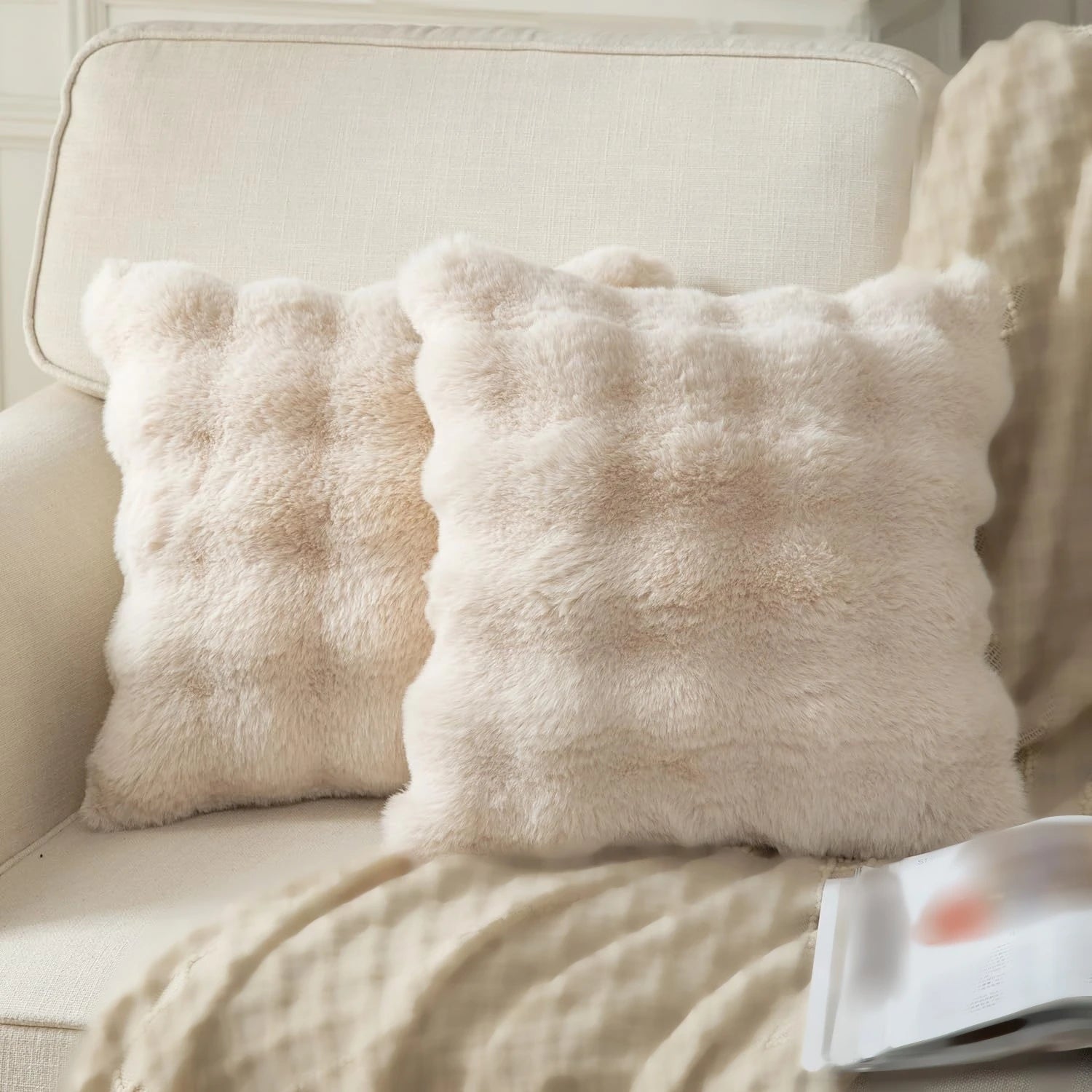 Coussin Soffice crème à relief pelucheux
