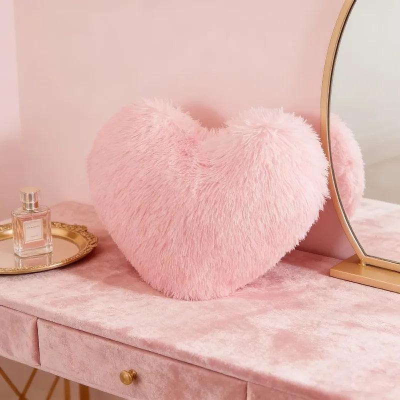 Coussin Amore en forme de cœur rose poudré