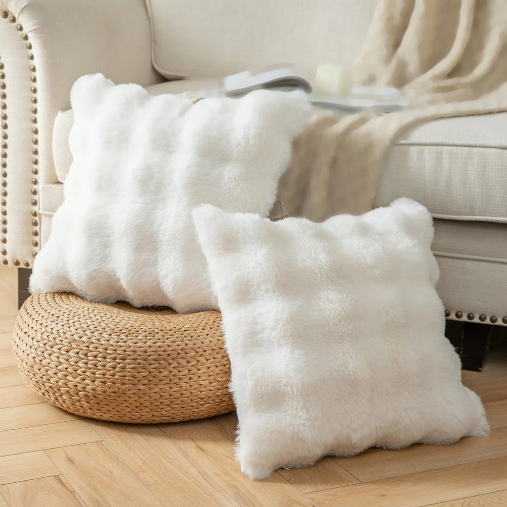 Coussin Soffice crème à relief pelucheux